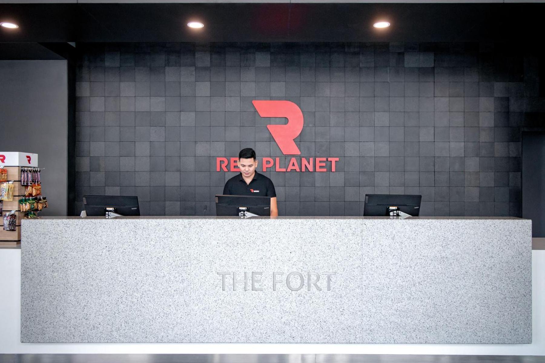 Red Planet Bgc The Fort Тагуиг Екстериор снимка